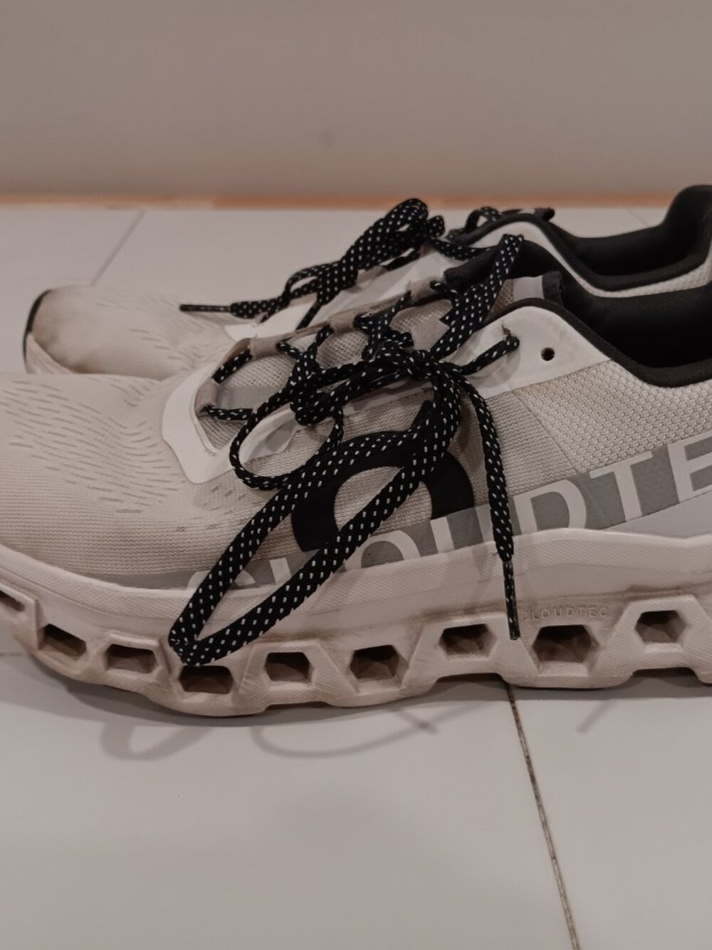 On Cloudmonster running shoes / White & Black / Size W10 - Picture 4 of 8